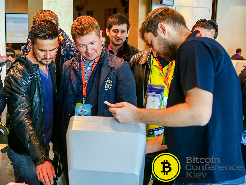 Процесс покупки Биткоин за наличные через Bitcoin-автомат