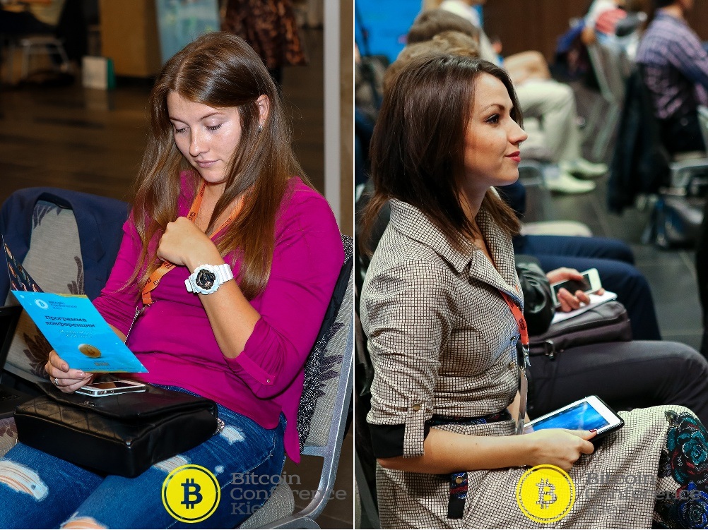 В зале также можно было встретить немало представительниц прекрасного пола.